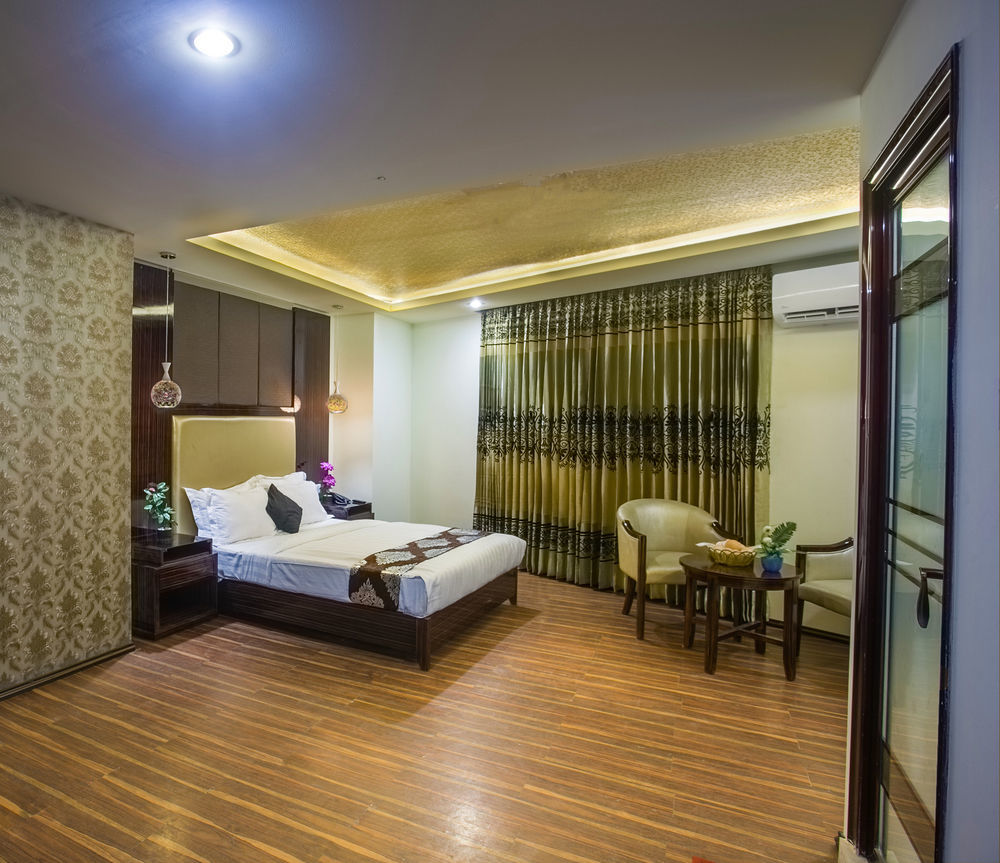 Hotel Noorjahan Grand Szilhet Kültér fotó